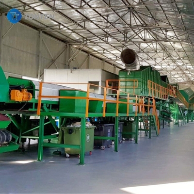 Ligne de tri des déchets ménagers, déchiqueteuse, usine d'emballage pour le broyage des vieux meubles
