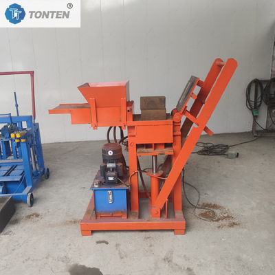 Machine hydraulique pour la fabrication de briques d'argile de bloc poreux