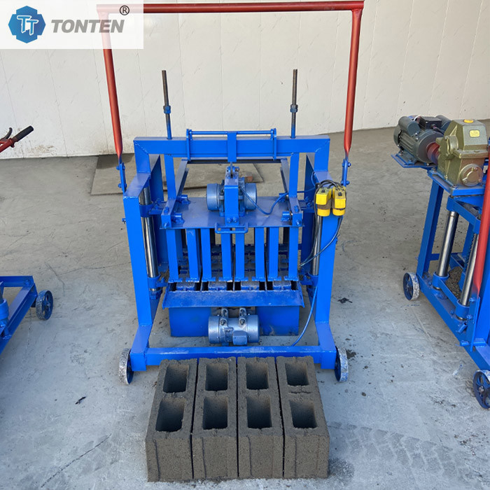 Machine de moulage de petits blocs portables Une machine de moulage de cinq briques poreuses